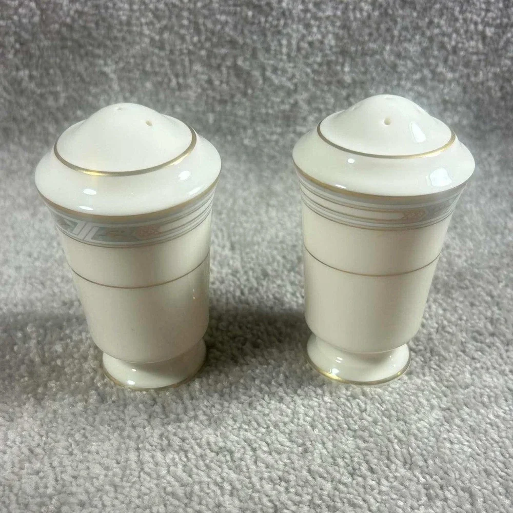 Noritake Salt and Pepper Shakers Set Cream Gold Japan Grandmacore MCM